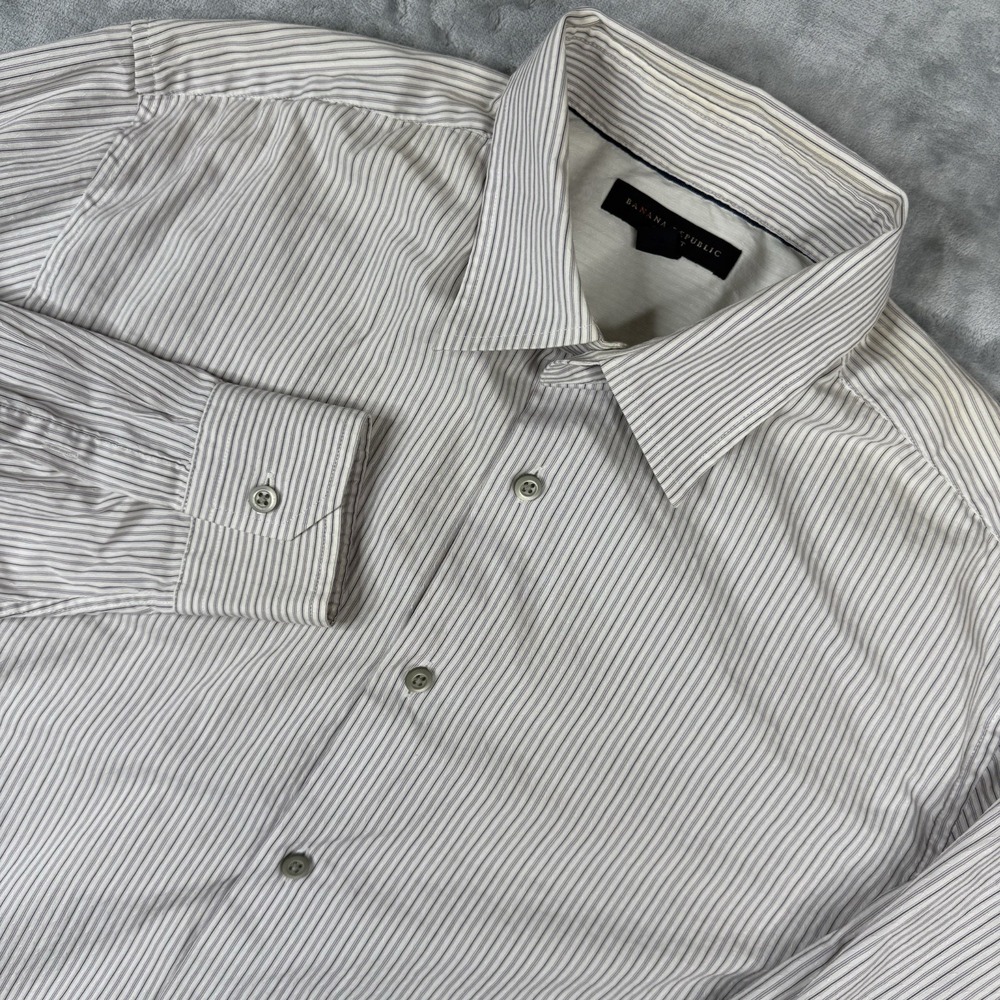 Banana Republic Men's Long Sleeve Button Down Shirt Size M 15-15 1/2 Striped